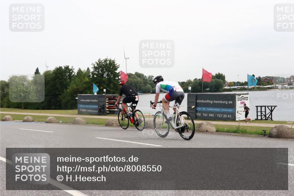 15.06.2025 - 27. Vierlanden-Triathlon H.Heesch http://msf.ph/oto/8008550 15.06.2025 10:48:21 Radfahren 22, 34, 93, 139, 393 meine-sportfotos.de
