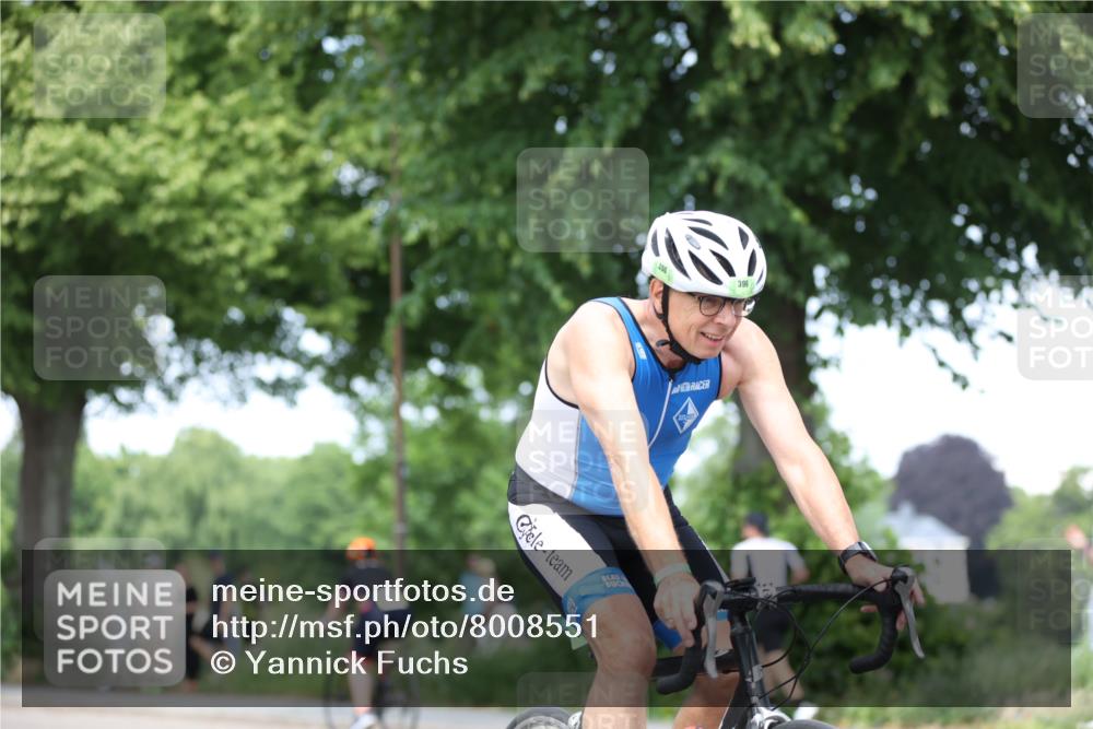 15.06.2025 - 7 Türme Triathlon Yannick Fuchs http://msf.ph/oto/8008551 15.06.2025 13:22:49 Radfahren  meine-sportfotos.de