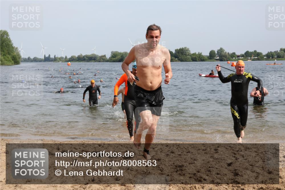 15.06.2025 - 27. Vierlanden-Triathlon Lena Gebhardt http://msf.ph/oto/8008563 15.06.2025 10:06:07 Schwimmen 362, 369, 370, 381, 410, 418, 448, 455 meine-sportfotos.de