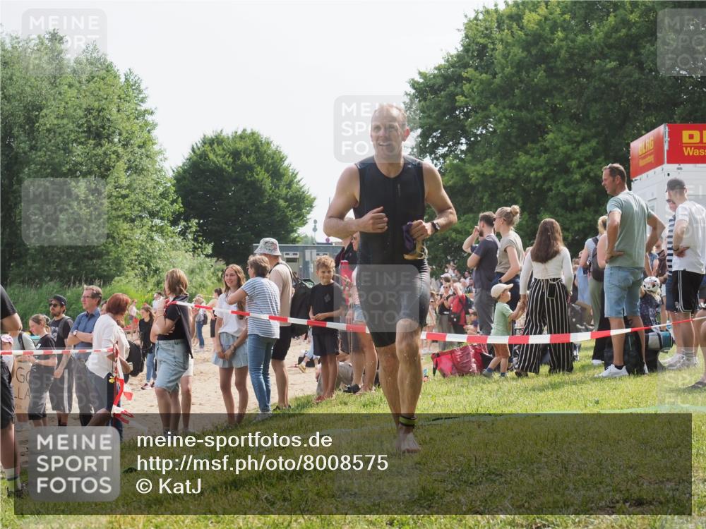 15.06.2025 - 27. Vierlanden-Triathlon KatJ http://msf.ph/oto/8008575 15.06.2025 10:06:55 Schwimmen 367, 386, 388, 396, 423, 429, 441, 457, 467 meine-sportfotos.de