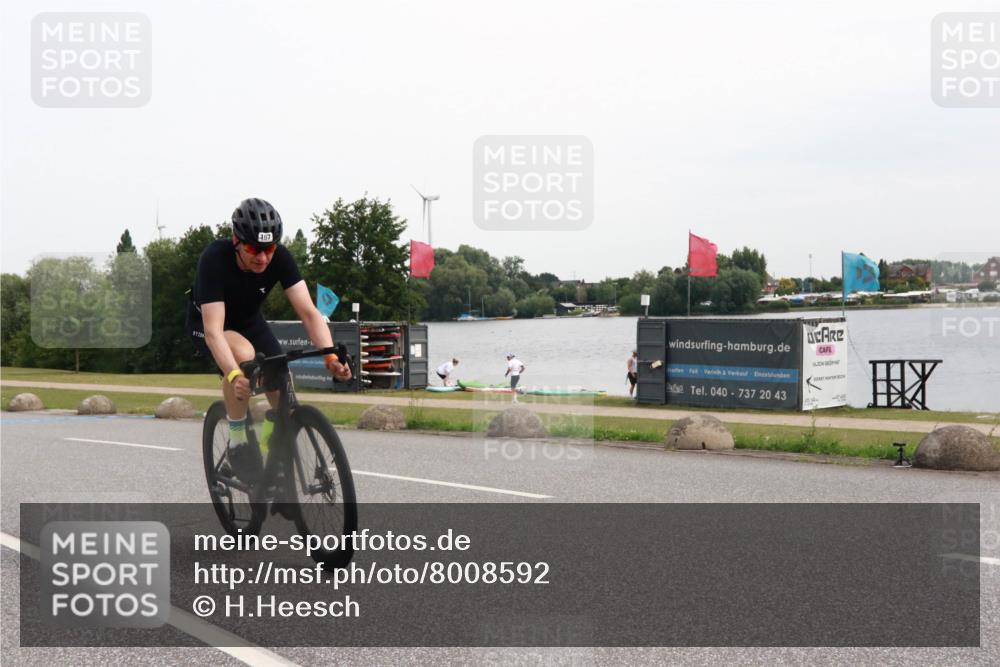 15.06.2025 - 27. Vierlanden-Triathlon H.Heesch http://msf.ph/oto/8008592 15.06.2025 10:48:42 Radfahren 167, 376 meine-sportfotos.de