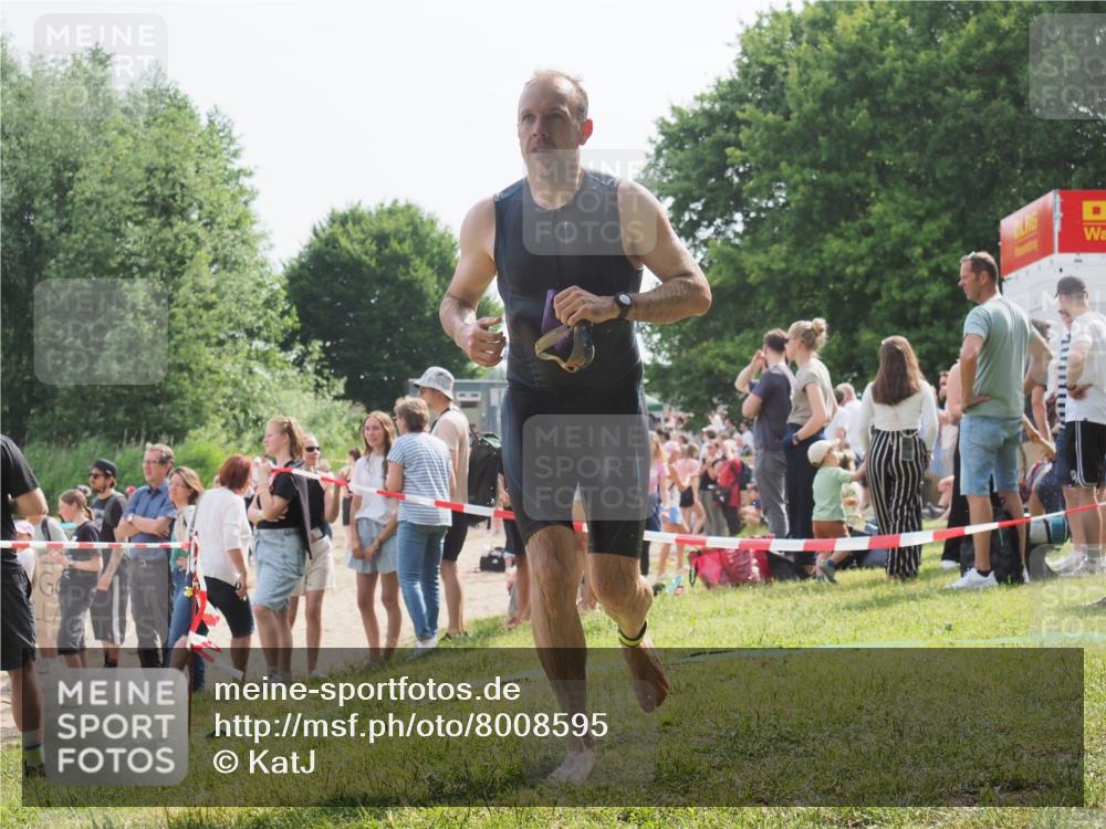 15.06.2025 - 27. Vierlanden-Triathlon KatJ http://msf.ph/oto/8008595 15.06.2025 10:06:56 Schwimmen 131, 367, 386, 388, 396, 423, 429, 441, 457, 467 meine-sportfotos.de