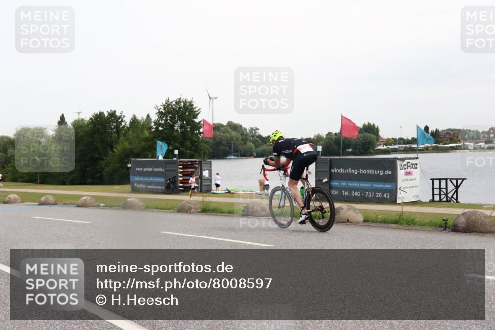 15.06.2025 - 27. Vierlanden-Triathlon H.Heesch http://msf.ph/oto/8008597 15.06.2025 10:48:52 Radfahren 236 meine-sportfotos.de