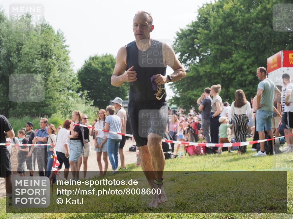 15.06.2025 - 27. Vierlanden-Triathlon KatJ http://msf.ph/oto/8008600 15.06.2025 10:06:56 Schwimmen 131, 367, 386, 388, 396, 423, 429, 441, 457, 467 meine-sportfotos.de