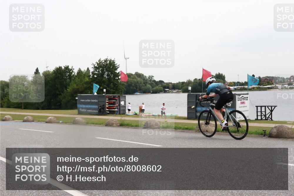 15.06.2025 - 27. Vierlanden-Triathlon H.Heesch http://msf.ph/oto/8008602 15.06.2025 10:48:53 Radfahren 236 meine-sportfotos.de