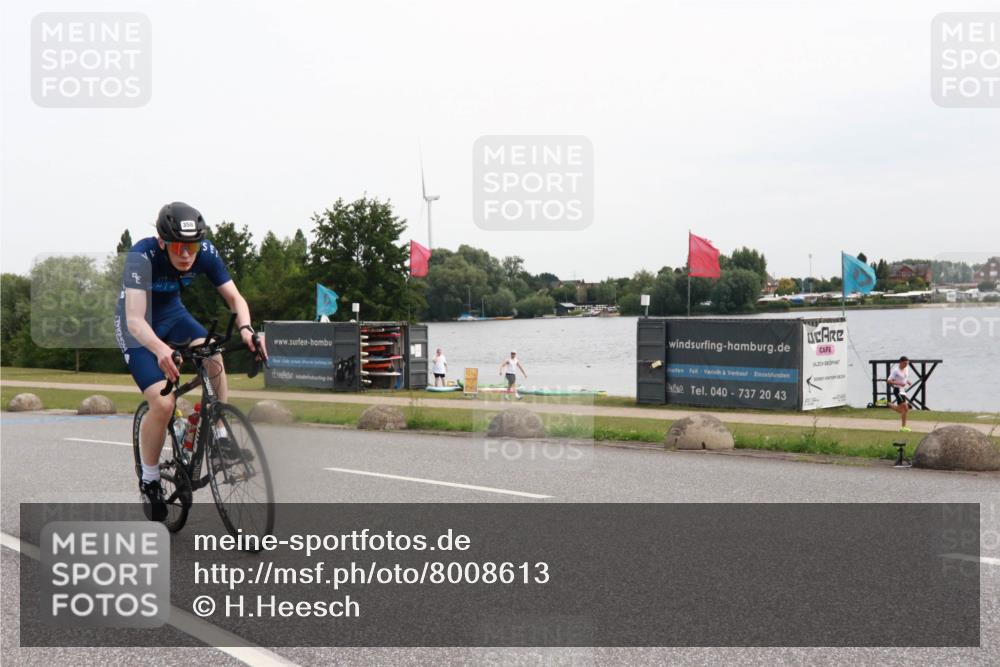 15.06.2025 - 27. Vierlanden-Triathlon H.Heesch http://msf.ph/oto/8008613 15.06.2025 10:48:56 Radfahren 229, 236, 358 meine-sportfotos.de