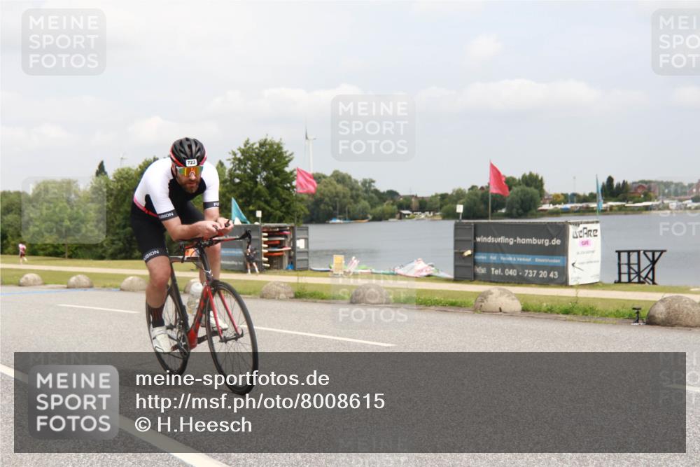 21.06.2025 - 27. Vierlanden-Triathlon H.Heesch http://msf.ph/oto/8008615 15.06.2025 12:17:34 Radfahren 723, 859, 866 meine-sportfotos.de