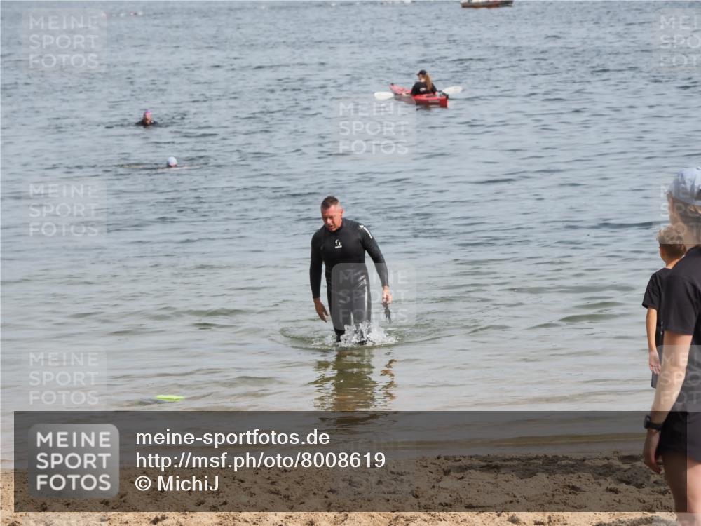 21.06.2025 - 27. Vierlanden-Triathlon MichiJ http://msf.ph/oto/8008619 15.06.2026 10:09:22 Schwimmen  meine-sportfotos.de