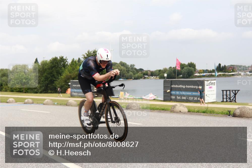 21.06.2025 - 27. Vierlanden-Triathlon H.Heesch http://msf.ph/oto/8008627 15.06.2025 12:17:37 Radfahren 723, 853, 859 meine-sportfotos.de