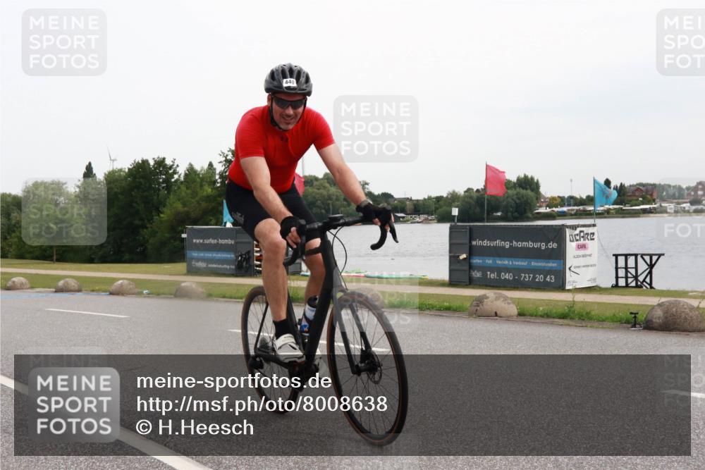 15.06.2025 - 27. Vierlanden-Triathlon H.Heesch http://msf.ph/oto/8008638 15.06.2025 10:49:01 Radfahren 229, 358, 378, 440 meine-sportfotos.de