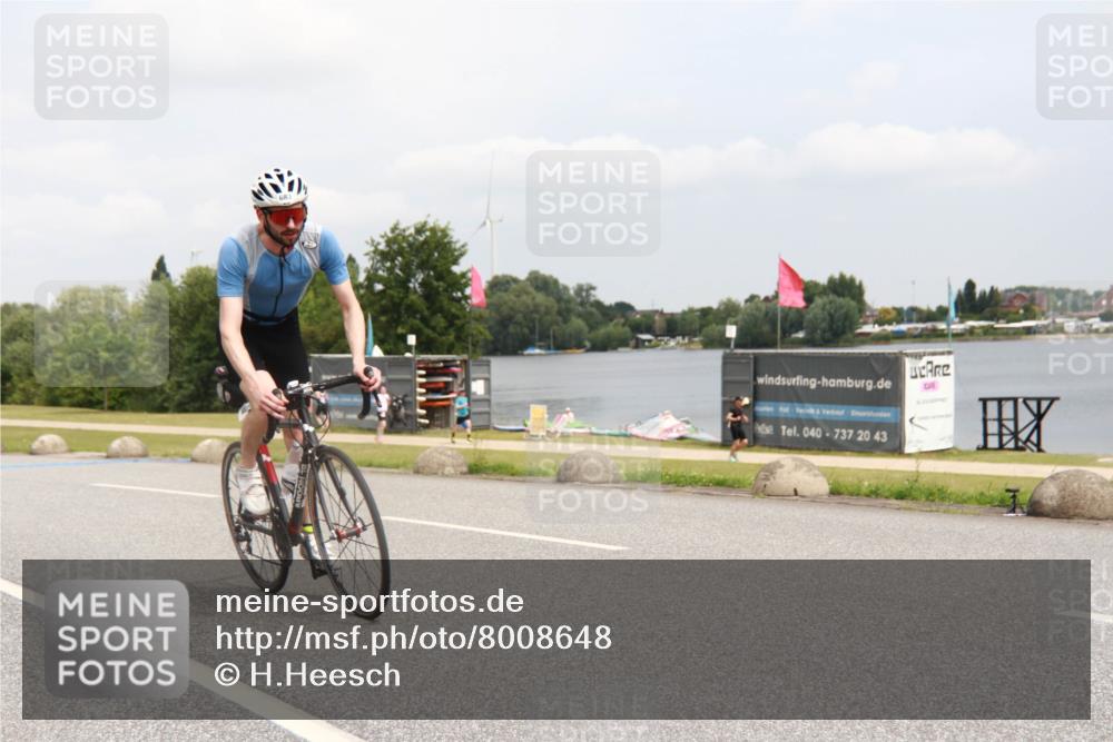 21.06.2025 - 27. Vierlanden-Triathlon H.Heesch http://msf.ph/oto/8008648 15.06.2025 12:18:21 Radfahren 683 meine-sportfotos.de