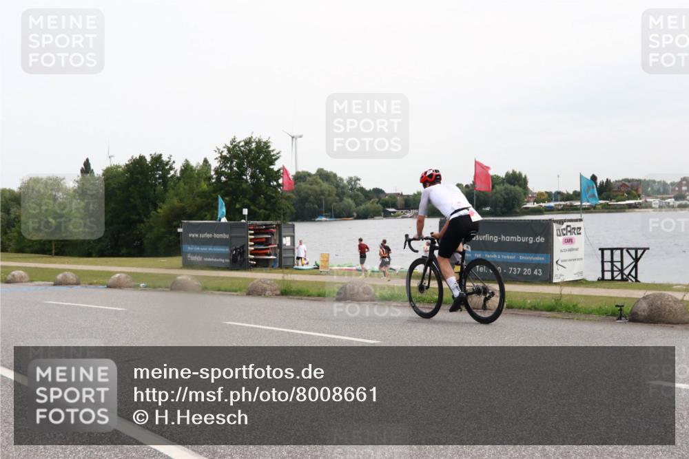 15.06.2025 - 27. Vierlanden-Triathlon H.Heesch http://msf.ph/oto/8008661 15.06.2025 10:49:12 Radfahren 115 meine-sportfotos.de