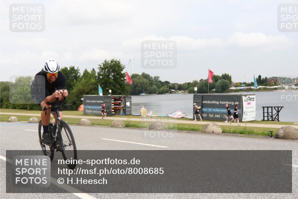 21.06.2025 - 27. Vierlanden-Triathlon H.Heesch http://msf.ph/oto/8008685 15.06.2025 12:19:08 Radfahren 636, 694, 773 meine-sportfotos.de