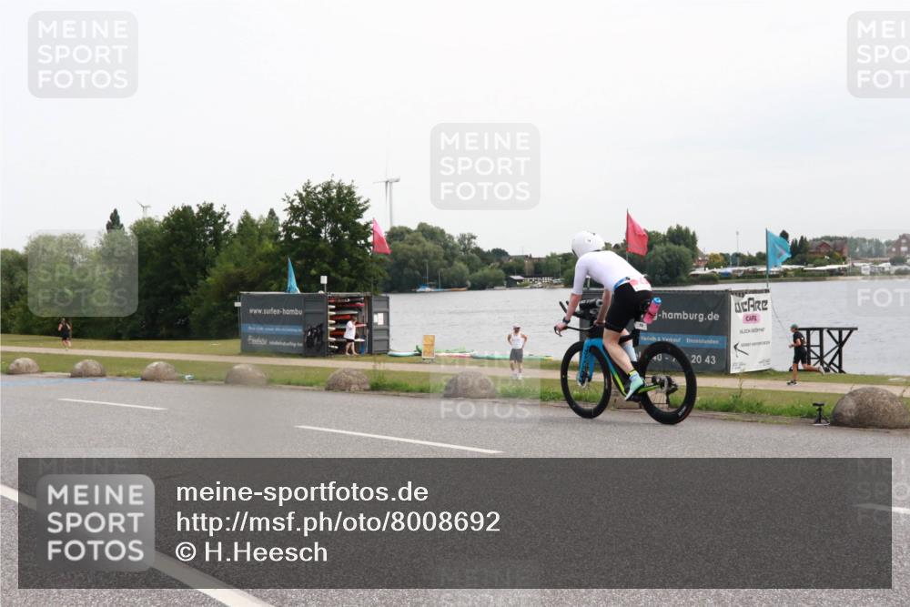 15.06.2025 - 27. Vierlanden-Triathlon H.Heesch http://msf.ph/oto/8008692 15.06.2025 10:49:28 Radfahren 74 meine-sportfotos.de