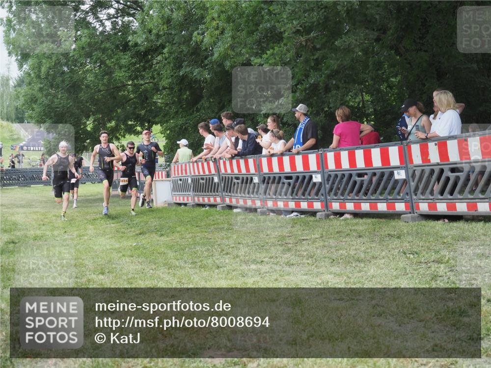 21.06.2025 - 27. Vierlanden-Triathlon KatJ http://msf.ph/oto/8008694 15.06.2025 13:02:26 Ziel 137, 1029, 1030, 1031, 1033 meine-sportfotos.de