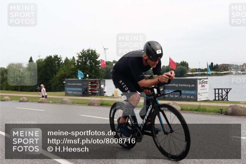 15.06.2025 - 27. Vierlanden-Triathlon H.Heesch http://msf.ph/oto/8008716 15.06.2025 10:49:42 Radfahren 4, 407 meine-sportfotos.de