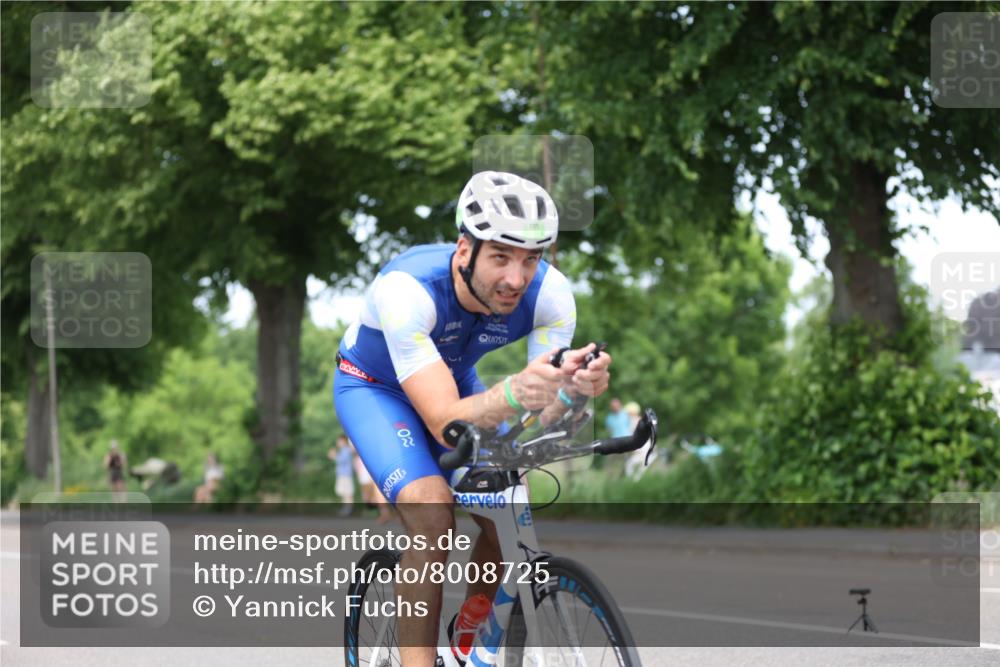 15.06.2025 - 7 Türme Triathlon Yannick Fuchs http://msf.ph/oto/8008725 15.06.2025 13:23:12 Radfahren 594, 1171 meine-sportfotos.de