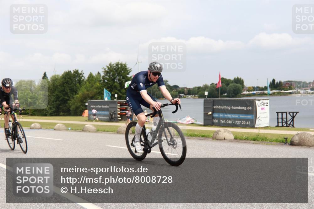 21.06.2025 - 27. Vierlanden-Triathlon H.Heesch http://msf.ph/oto/8008728 15.06.2025 12:19:36 Radfahren 637, 646, 947 meine-sportfotos.de