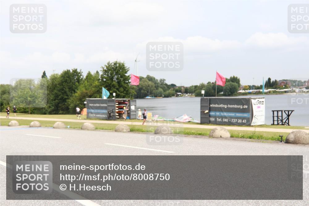 21.06.2025 - 27. Vierlanden-Triathlon H.Heesch http://msf.ph/oto/8008750 15.06.2025 12:19:37 Radfahren 637, 646, 647, 947 meine-sportfotos.de
