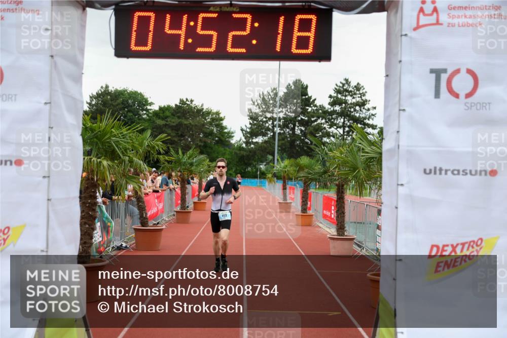 15.06.2025 - 7 Türme Triathlon Michael Strokosch http://msf.ph/oto/8008754 15.06.2025 14:52:18 Ziel 453 meine-sportfotos.de