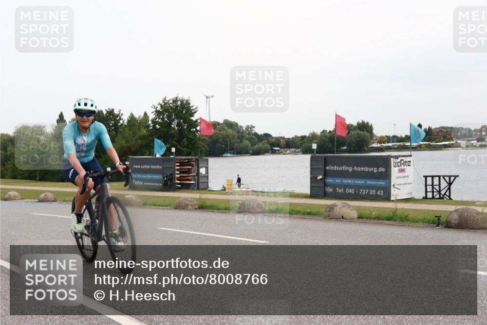 15.06.2025 - 27. Vierlanden-Triathlon H.Heesch http://msf.ph/oto/8008766 15.06.2025 10:50:03 Radfahren 150, 215, 250, 394, 423 meine-sportfotos.de
