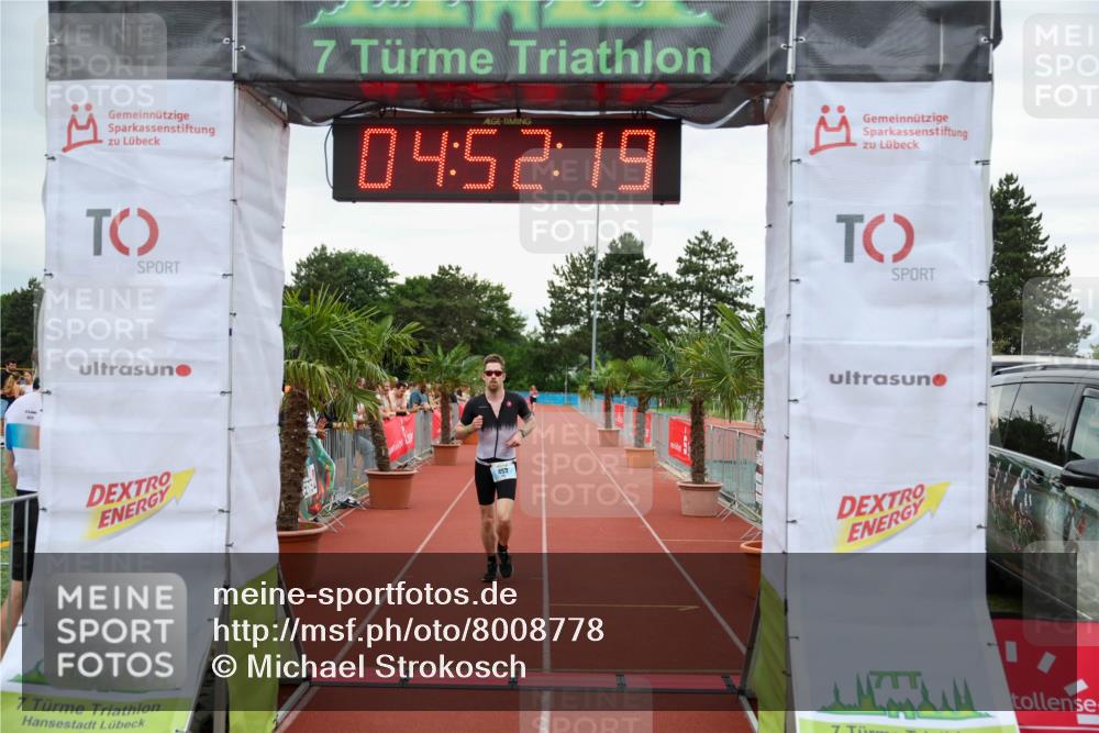 15.06.2025 - 7 Türme Triathlon Michael Strokosch http://msf.ph/oto/8008778 15.06.2025 14:52:19 Ziel 453 meine-sportfotos.de