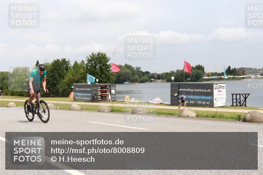 21.06.2025 - 27. Vierlanden-Triathlon H.Heesch http://msf.ph/oto/8008809 15.06.2025 12:19:40 Radfahren 637, 646, 647, 844, 855, 953 meine-sportfotos.de
