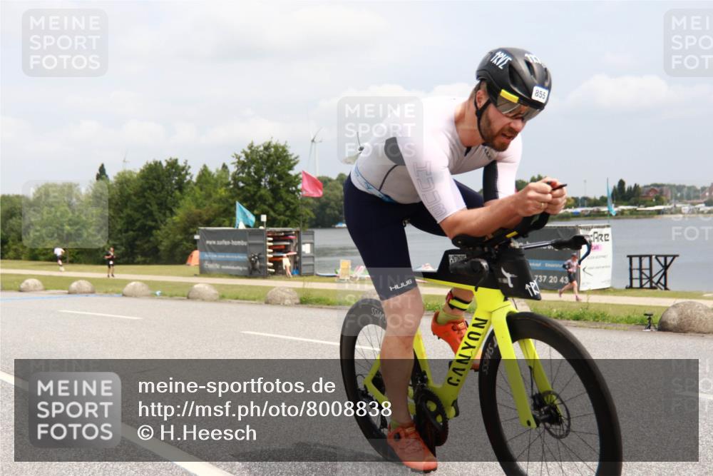 21.06.2025 - 27. Vierlanden-Triathlon H.Heesch http://msf.ph/oto/8008838 15.06.2025 12:19:41 Radfahren 637, 646, 647, 844, 855, 953 meine-sportfotos.de