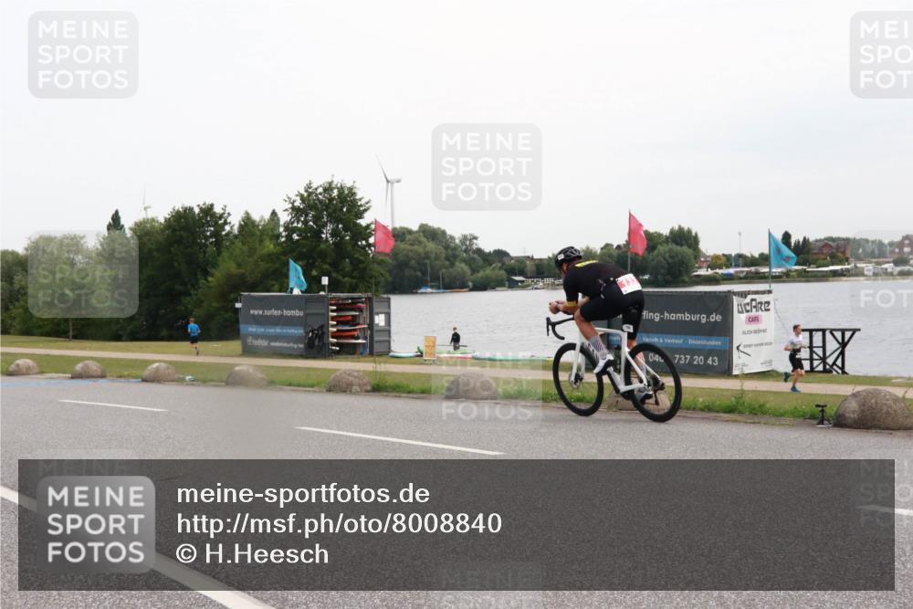 15.06.2025 - 27. Vierlanden-Triathlon H.Heesch http://msf.ph/oto/8008840 15.06.2025 10:50:36 Radfahren 133 meine-sportfotos.de