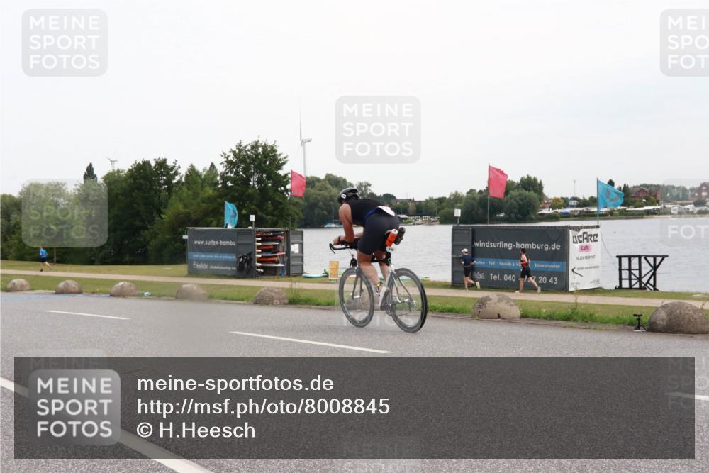 15.06.2025 - 27. Vierlanden-Triathlon H.Heesch http://msf.ph/oto/8008845 15.06.2025 10:50:39 Radfahren 133 meine-sportfotos.de