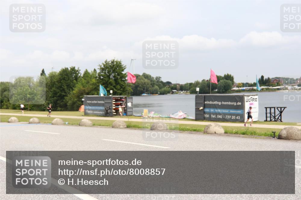 21.06.2025 - 27. Vierlanden-Triathlon H.Heesch http://msf.ph/oto/8008857 15.06.2025 12:19:41 Radfahren 637, 646, 647, 844, 855, 953 meine-sportfotos.de