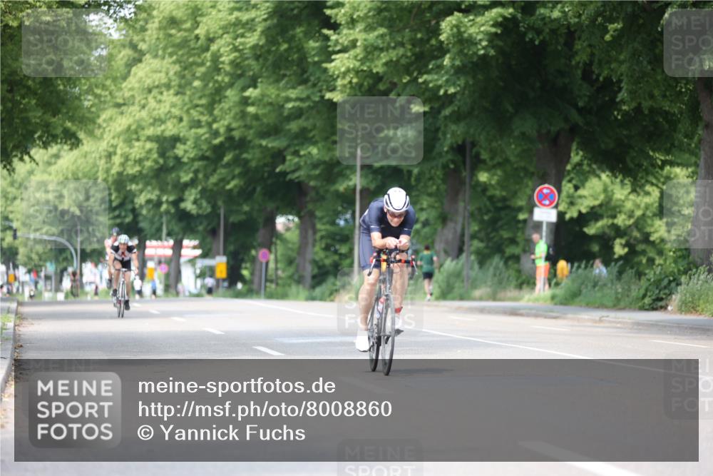 15.06.2025 - 7 Türme Triathlon Yannick Fuchs http://msf.ph/oto/8008860 15.06.2025 13:23:34 Radfahren 451, 580 meine-sportfotos.de