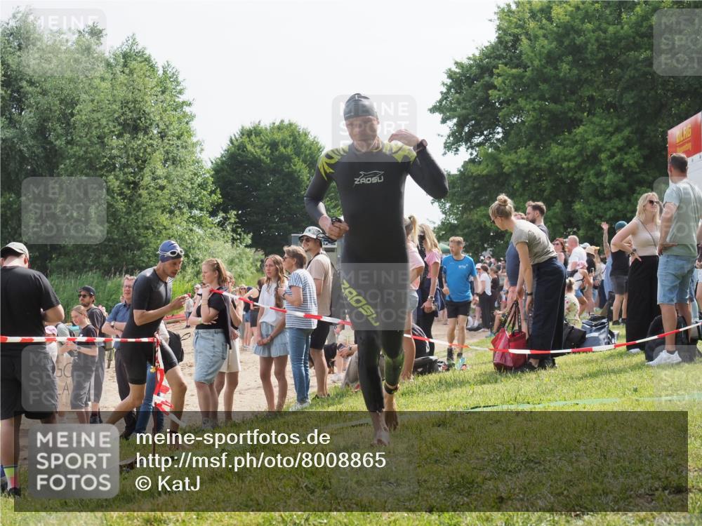 15.06.2025 - 27. Vierlanden-Triathlon KatJ http://msf.ph/oto/8008865 15.06.2025 10:07:09 Schwimmen 131, 376, 429, 462, 467 meine-sportfotos.de