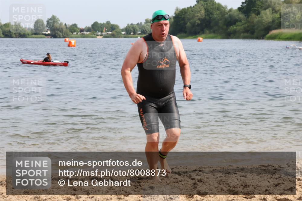 15.06.2025 - 27. Vierlanden-Triathlon Lena Gebhardt http://msf.ph/oto/8008873 15.06.2025 10:06:16 Schwimmen 369, 370, 381, 418, 447, 448, 455 meine-sportfotos.de