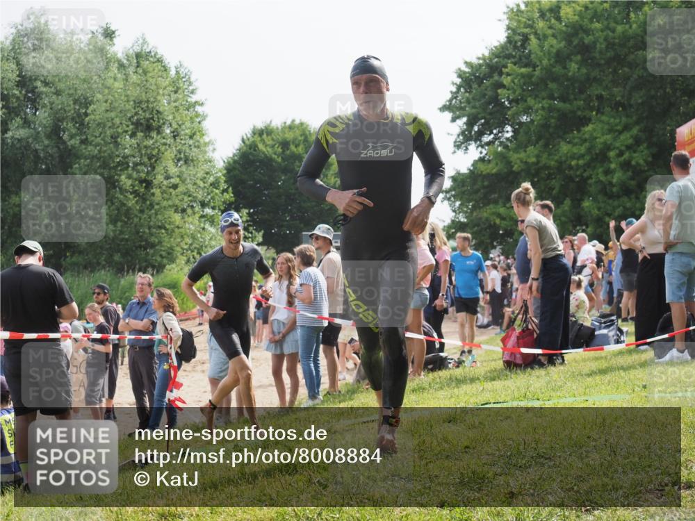 15.06.2025 - 27. Vierlanden-Triathlon KatJ http://msf.ph/oto/8008884 15.06.2025 10:07:10 Schwimmen 131, 376, 429, 462 meine-sportfotos.de