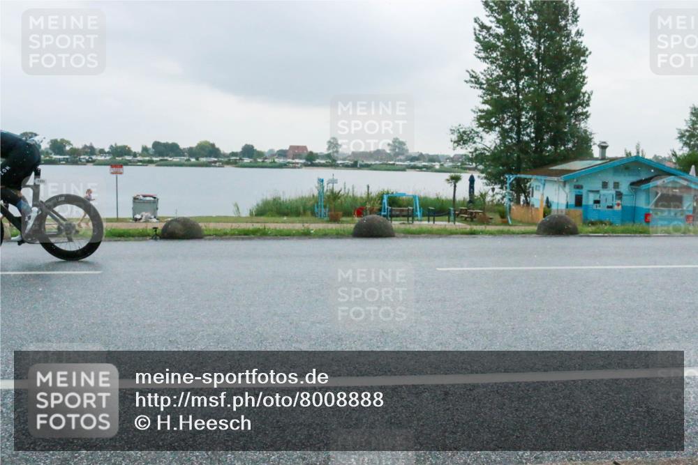 21.06.2025 - 27. Vierlanden-Triathlon H.Heesch http://msf.ph/oto/8008888 15.06.2025 13:28:22 Radfahren 1231, 1276, 1313 meine-sportfotos.de