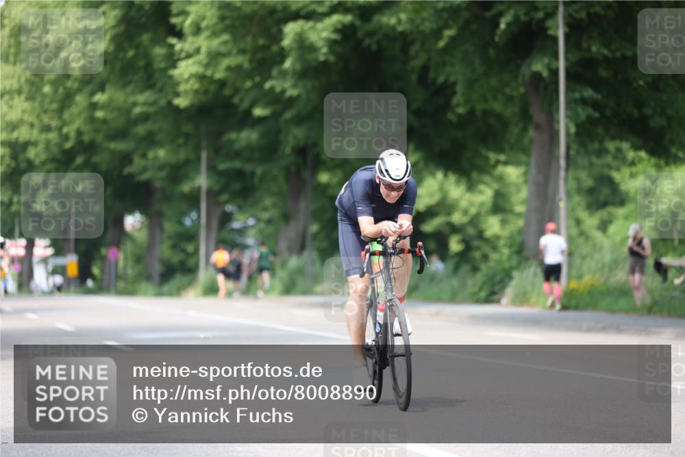 15.06.2025 - 7 Türme Triathlon Yannick Fuchs http://msf.ph/oto/8008890 15.06.2025 13:23:34 Radfahren 451, 580 meine-sportfotos.de