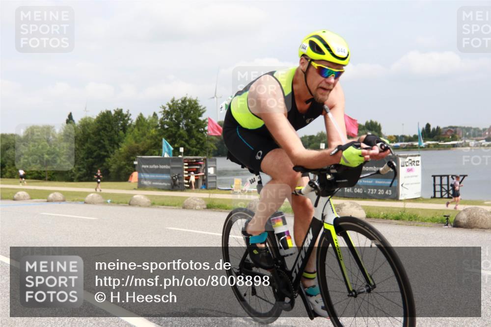 21.06.2025 - 27. Vierlanden-Triathlon H.Heesch http://msf.ph/oto/8008898 15.06.2025 12:19:42 Radfahren 637, 646, 647, 844, 855, 953 meine-sportfotos.de