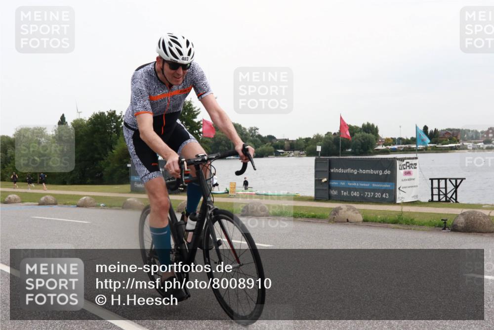 15.06.2025 - 27. Vierlanden-Triathlon H.Heesch http://msf.ph/oto/8008910 15.06.2025 10:51:05 Radfahren 120, 171, 403 meine-sportfotos.de