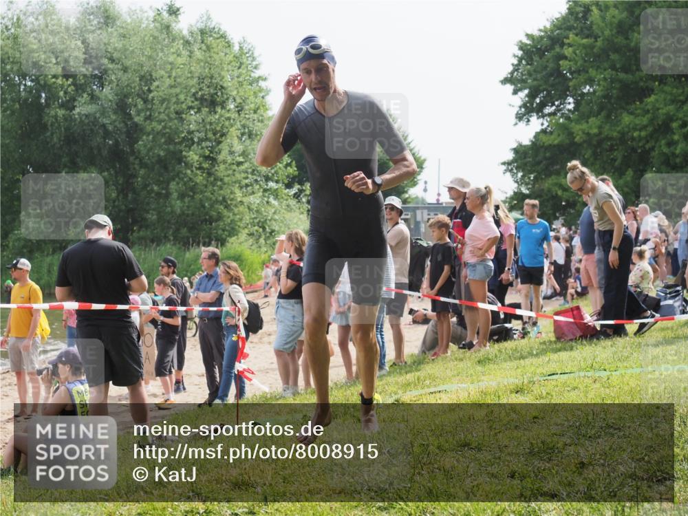 15.06.2025 - 27. Vierlanden-Triathlon KatJ http://msf.ph/oto/8008915 15.06.2025 10:07:12 Schwimmen 131, 376, 459, 462 meine-sportfotos.de