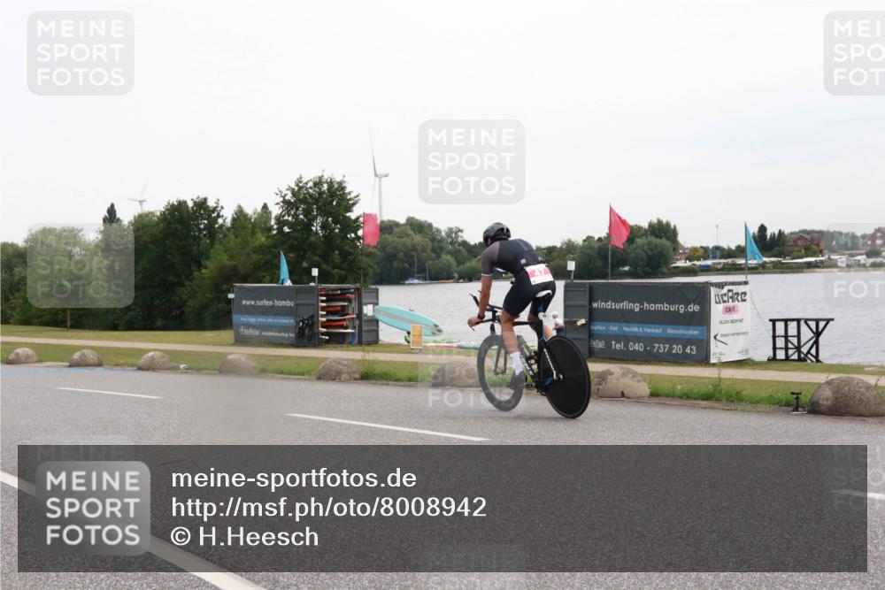 15.06.2025 - 27. Vierlanden-Triathlon H.Heesch http://msf.ph/oto/8008942 15.06.2025 10:51:43 Radfahren 183 meine-sportfotos.de