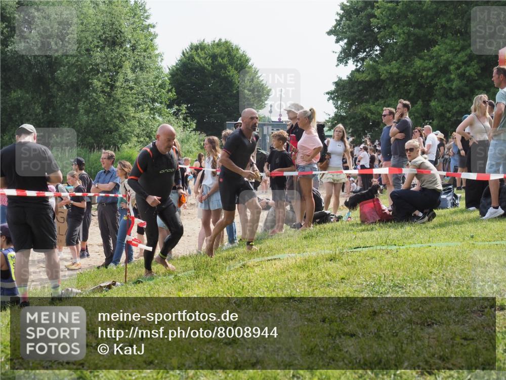 15.06.2025 - 27. Vierlanden-Triathlon KatJ http://msf.ph/oto/8008944 15.06.2025 10:07:18 Schwimmen 376, 383, 431, 459, 462 meine-sportfotos.de