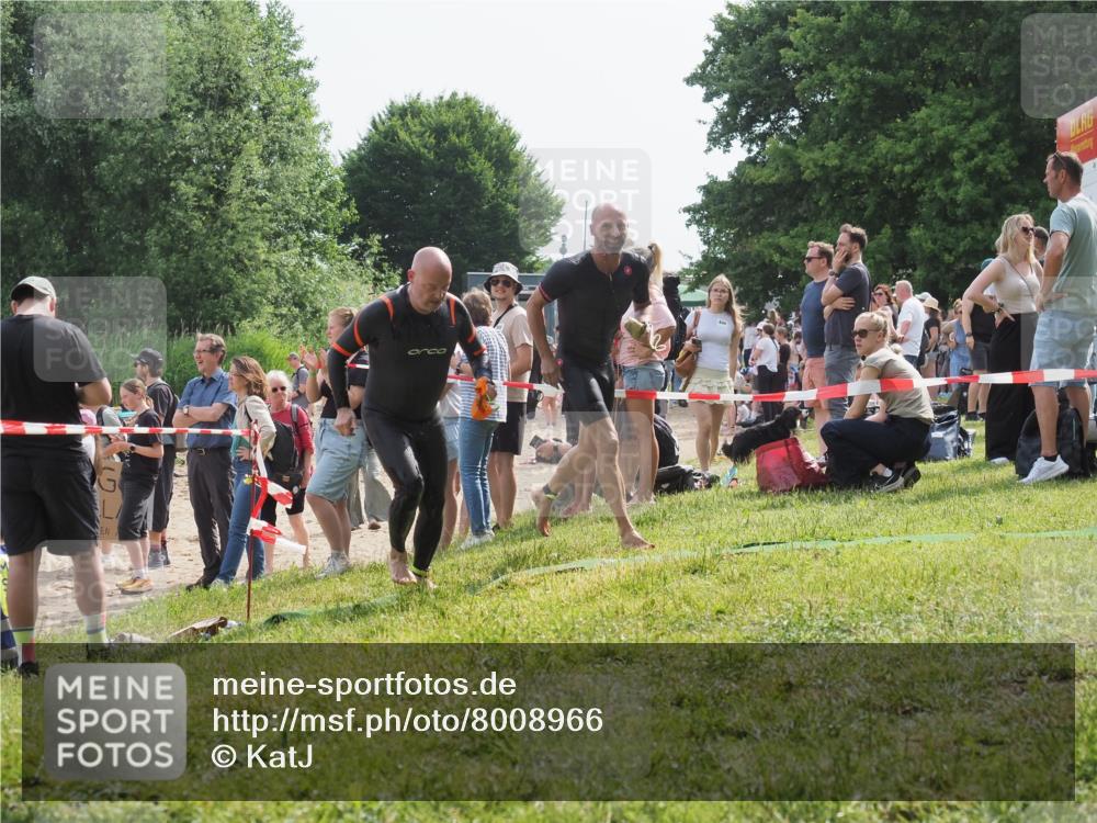 15.06.2025 - 27. Vierlanden-Triathlon KatJ http://msf.ph/oto/8008966 15.06.2025 10:07:19 Schwimmen 383, 431, 459, 462 meine-sportfotos.de