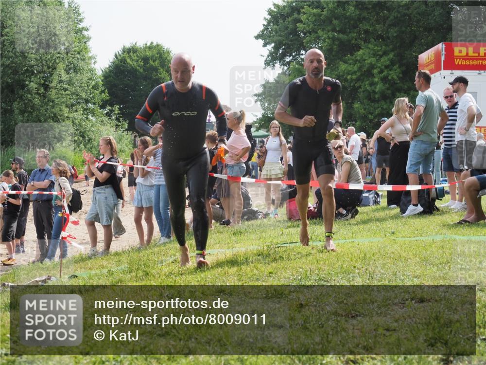 15.06.2025 - 27. Vierlanden-Triathlon KatJ http://msf.ph/oto/8009011 15.06.2025 10:07:20 Schwimmen 374, 383, 431, 459, 462 meine-sportfotos.de