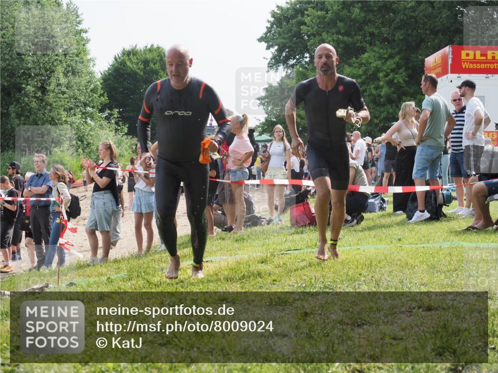 15.06.2025 - 27. Vierlanden-Triathlon KatJ http://msf.ph/oto/8009024 15.06.2025 10:07:20 Schwimmen 374, 383, 431, 459, 462 meine-sportfotos.de