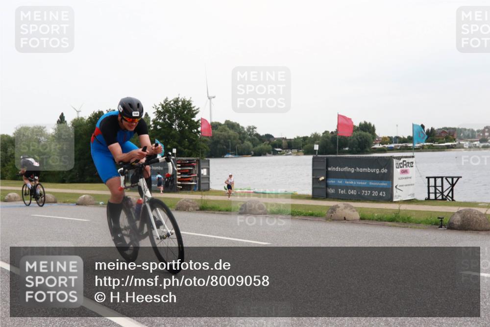 15.06.2025 - 27. Vierlanden-Triathlon H.Heesch http://msf.ph/oto/8009058 15.06.2025 10:52:12 Radfahren 81, 84, 144, 173, 252, 513 meine-sportfotos.de
