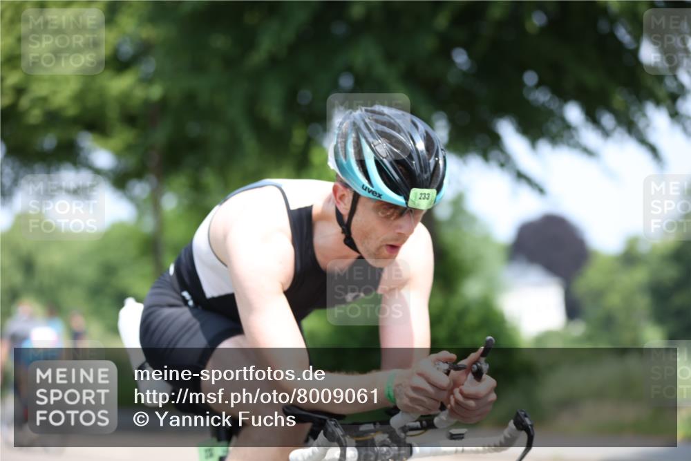 15.06.2025 - 7 Türme Triathlon Yannick Fuchs http://msf.ph/oto/8009061 15.06.2025 12:42:31 Radfahren 201, 233, 254, 283, 465, 561 meine-sportfotos.de