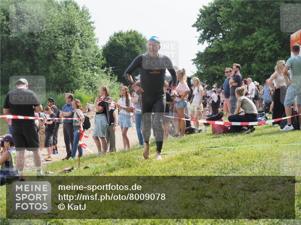 15.06.2025 - 27. Vierlanden-Triathlon KatJ http://msf.ph/oto/8009078 15.06.2025 10:07:24 Schwimmen 374, 383, 414, 431, 459 meine-sportfotos.de