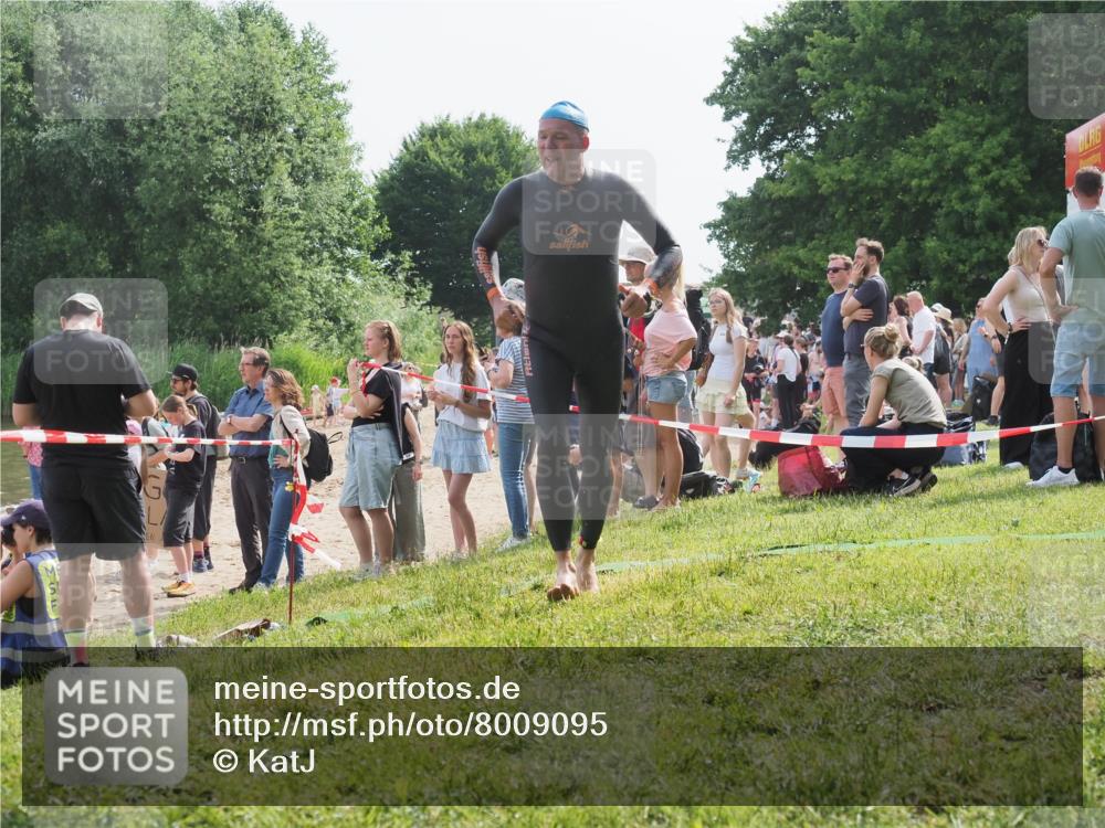 15.06.2025 - 27. Vierlanden-Triathlon KatJ http://msf.ph/oto/8009095 15.06.2025 10:07:24 Schwimmen 374, 383, 414, 431, 459 meine-sportfotos.de