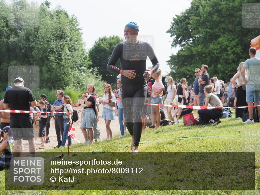15.06.2025 - 27. Vierlanden-Triathlon KatJ http://msf.ph/oto/8009112 15.06.2025 10:07:24 Schwimmen 374, 383, 414, 431, 459 meine-sportfotos.de